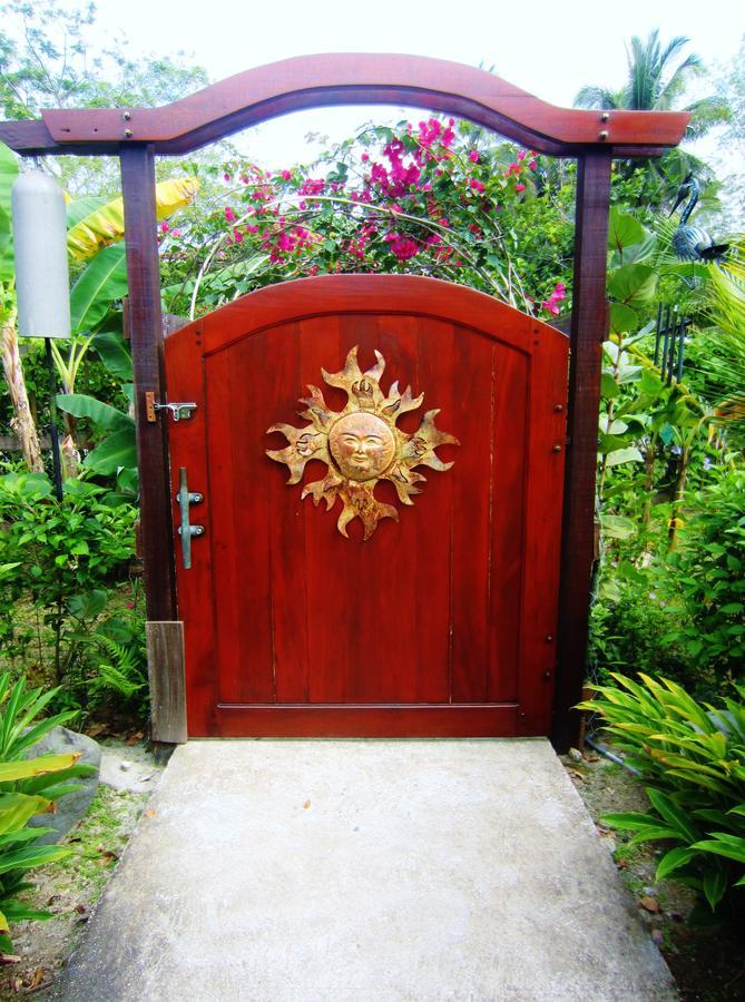 Casa Abundancyah B&B Бокас дел Торо Екстериор снимка